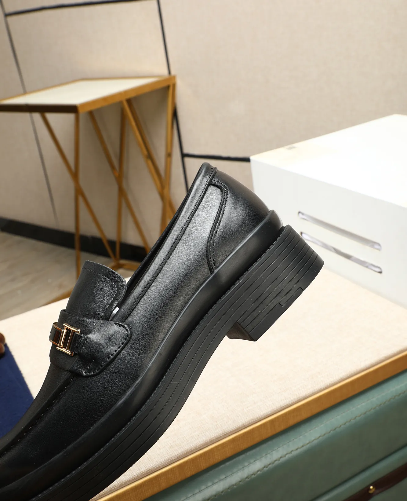 Men's men's shoes 💰540 (water-dyed cow leather) 📛📛PRADA high-end counter's latest formal business leather shoes 👔original and highest quality! Imported from Italy 🇮🇹 first-layer calfskin fabric ➕ cowhide lining Original outsole Formal size: 38➖44 (45 customized)